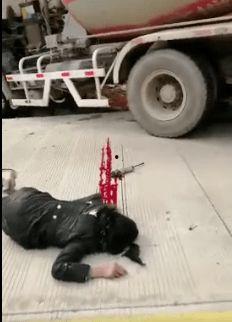 爆料撞摩托车妇女视频,网友热议安全出行 第1张 爆料撞摩托车妇女视频,网友热议安全出行 第1张