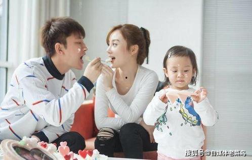 娱乐吃瓜说父母,揭秘明星父母的育儿经 第1张 娱乐吃瓜说父母,揭秘明星父母的育儿经 第1张